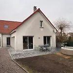 Large House With Terrace And Garden In Cucq