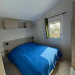 Ensemble Mobil Home Et Chalet