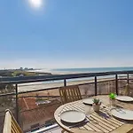 Appartement Vue Mer A 350M De La Plage Pour 4