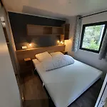 Chez Maya