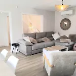 House With 5 Bedrooms And Hot Tub
