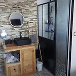 Villa De Baluffe - 3 Bedrooms, Pool, Parking