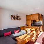 Confortable 2 Pieces Cabine, Val D'Isere - Pied Des Pistes, Balcon Sud, 6 Pers, Local A Ski - Fr-1-518-3