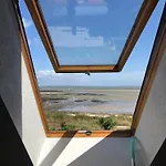 Appartement De 2 Chambres A Sarzeau A 100 M De La Plage Avec Vue Sur La Mer Jardin Clos Et Wifi