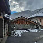 Chalet Barthelemy - Petit Cocon Authentique Dans Les 3 Vallees Mae-4204