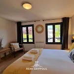 Rive Sud Charming Cottage City Center 2 Guests