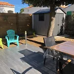 Maison En Bord De Mer Et Lisiere De Foret