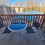 T2 Apartment In Residence With Pool