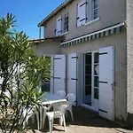 Maison A 4 Min Du Marche Et Plages