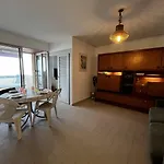 Appartement T2 Lumineux, Parking Face Mer Et Proche Centre