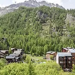 Appartement Superbe Au Centre De Val-D'Isere, Proche Des Pistes Et Des Commerces - Fr-1-519-14