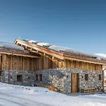 Chalet Skis Aux Pieds, Bain Nordique, Chef & Services Inclus, 4 Chambres En Suite, Hammam Et Home Cinema - Fr-1-570-3