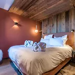 Appartement Luxueux Avec Spa, Parking & Wi-Fi A Meribel - Fr-1-613-60