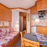 Studio Chaleureux Au Pied Des Pistes Avec Balcon - Fr-1-181-2590