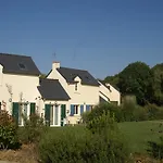 Pleasant Breton Holiday Home Near The Bay Of Douarnenez