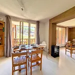 Spacieux Appartement 3 Pieces Au Pied Des Pistes Avec Balcon - Fr-1-344-968