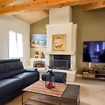 Magnifique Villa Avec Sa Piscine Et Son Billard