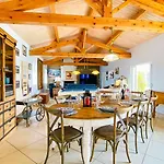 Magnifique Villa Avec Sa Piscine Et Son Billard