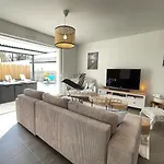 Les Ganivelles - Belle Maison Neuve Avec Exterieur