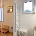 Cozy Home In Quettehou With Wifi
