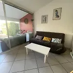 Maisonnette Cosy Piscine Parking