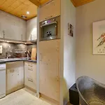 Appartement Cosy Avec Balcon, Proche Centre Et Navettes, Garage Prive, 4/5 Pers, Meribel - Fr-1-565-39