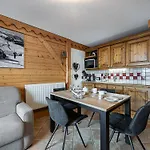 Appartement Cosy A Meribel Avec Piscine, Spa Et Proche Pistes - Fr-1-566-7