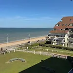 Studio En Bord De Mer Avec Balcon Et Vue Imprenable, Acces Direct Plage - Fr-1-487-317