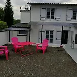 Maison Villers Sur Mer 4 Ou 6 Personnes, 2 Chambres, Parking Gratuit, Entre Deauville Et Houlgate, Reservation Uniquement Du Samedi Au Samedi 7 Nuits Minimum Cheque De Caution Demande, Menage Non Inclus, Petit Chien Accepte Sauf Dans Les Chambres