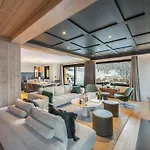 Chalet Familial Moderne A Meribel Village, Terrasse Sud Avec Jacuzzi, Proche Pistes Et Commerces - Fr-1-566-56