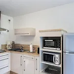 Studio Confort A 2 Pas De La Plage Avec Piscine Et Parking Prive A Palavas - Fr-1-715-45