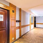 Residence Glaciers - Val Thorens Location: Studio Pour 4 Personnes Avec Balcon Ensoleille, Quartier Jeune Et Anime Mae-9077
