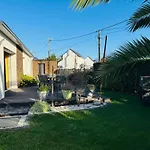 Confortable Maison Renovee, Jardin Clos, 1Km Plage