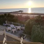 Porte Bleue De La Plage