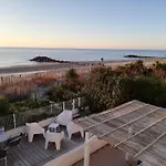 Porte Bleue De La Plage