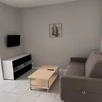 Joli Appartement Sur Place De La Mairie