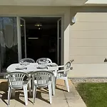 Charmant 3 Pieces Avec Terrasse Pres De La Plage Et Parking Securise - Fr-1-487-379
