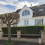 Family House With Garden - Near The Beach