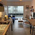 Cozy T2 With Balcony Near The Sea