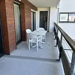 Proche Mer, Terrasse Et Wifi, Aux Minimes