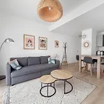 Appartement Cosy Avec Grande Terrasse