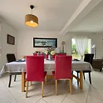Maison Traditionnelle Avec Jardin Et Activites, Au Calme Pres De La Mer - Fr-1-306-1220