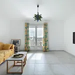 Spacious Cocoon In Narbonne - With Sea View