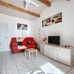 Magnificent Apartment - Near The Beach