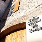 Studio A Baldaquin Du Cloitre