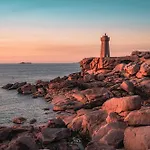 Escapade A Tregastel Plages Et Commerces Proches