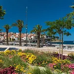 Maison Bord De Mer A Banyuls Avec Terrasse Et Garage - Fr-1-225C-164
