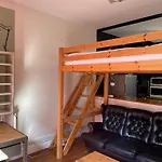 Studio Avec Terrasse, Salle D'Eau Et Wc Partages