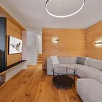 Chalet Familial Renove Au Pied Des Pistes - Fr-1-808-22