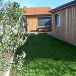 Beautiful Cottage With Garden Near The Beach